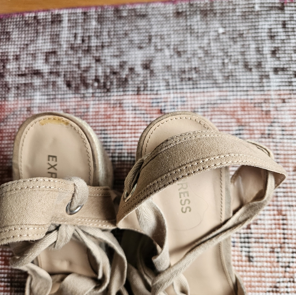 Express Sandals - Picture 5 of 6